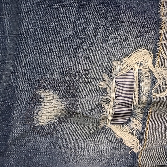 Women's shorts - Picture 2 of 4